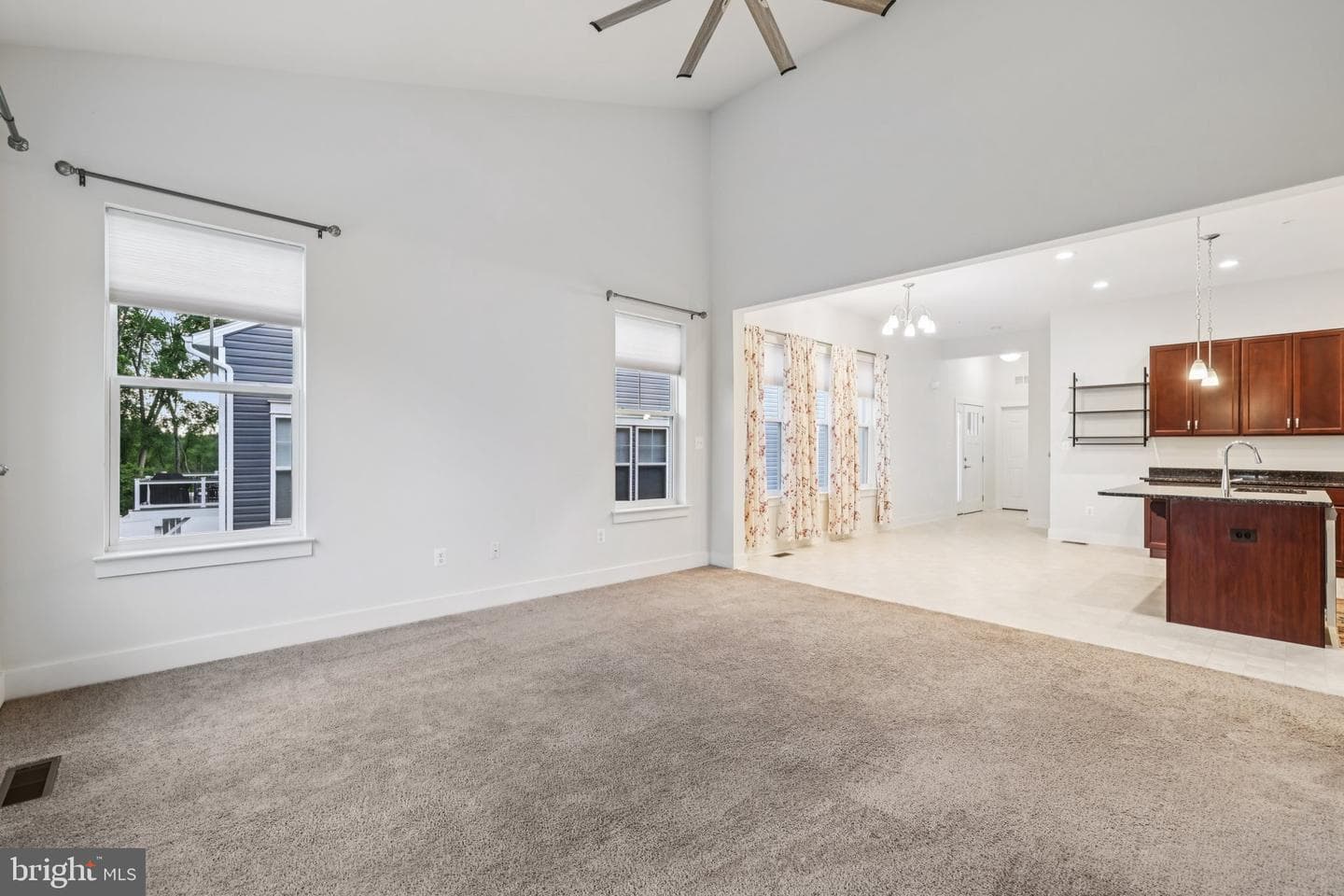 2810 Town View Circle photo 10