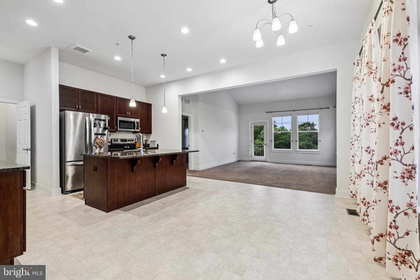 2810 Town View Circle photo 5