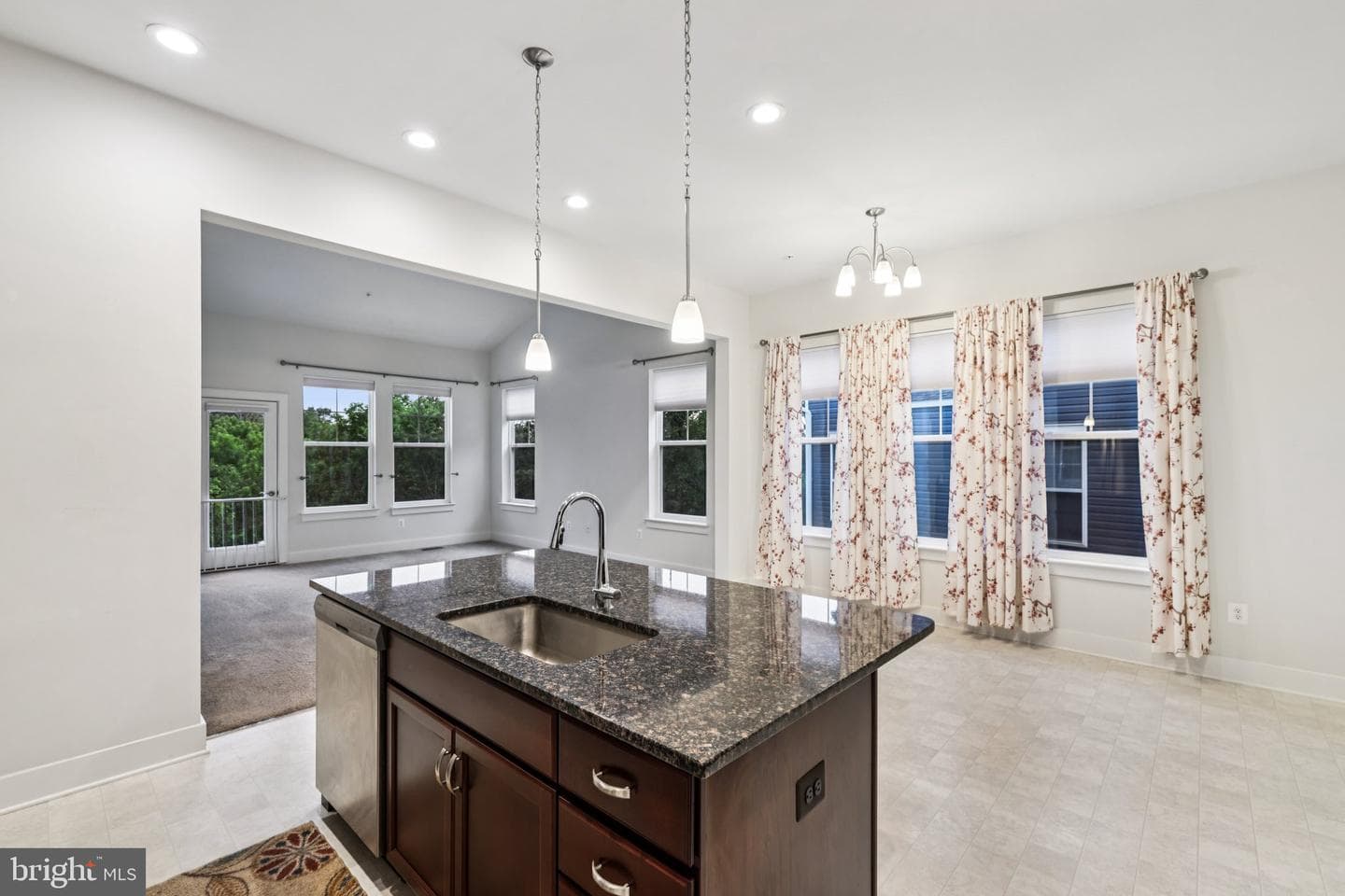 2810 Town View Circle photo 8