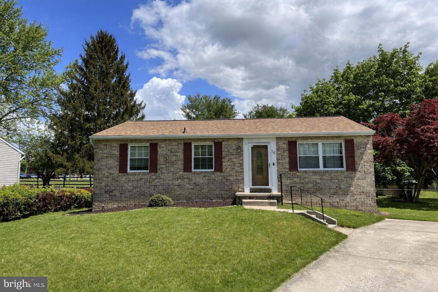 16 Fox Meadow Garth