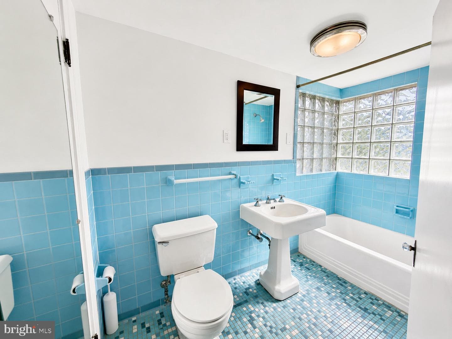 102 Bond Street photo 33