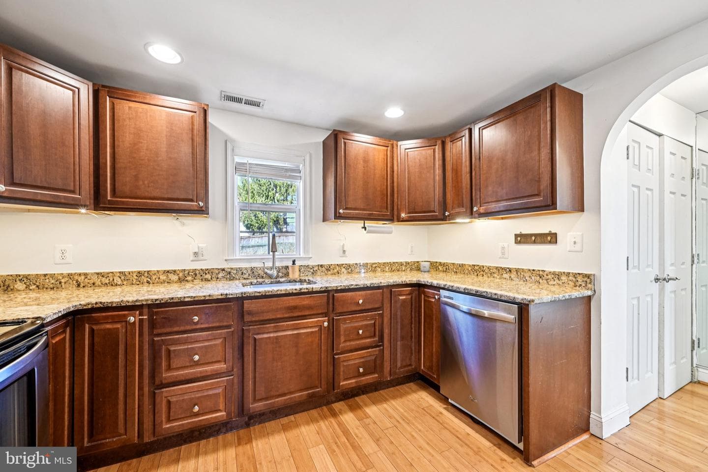 1516 Cherry Avenue photo 13