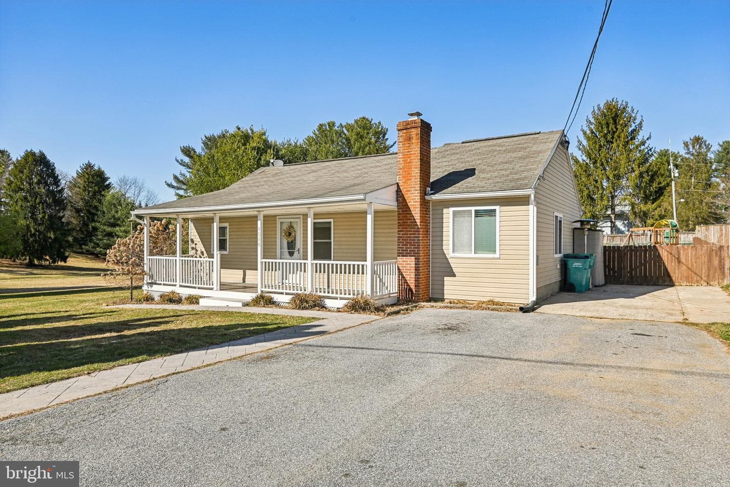 1516 Cherry Avenue photo 3