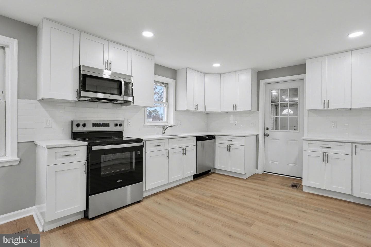 413 Obrecht Road photo 6