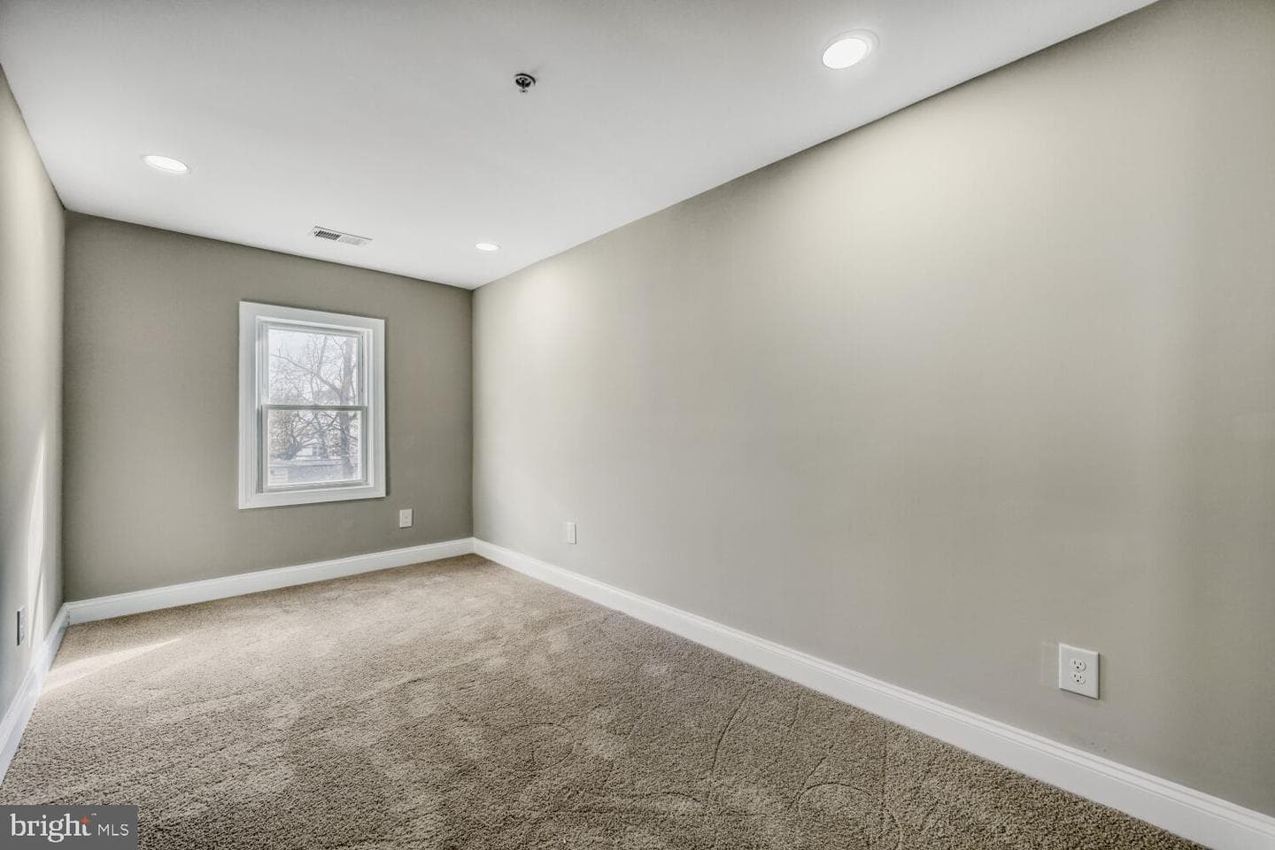 77 S Center Street photo 15