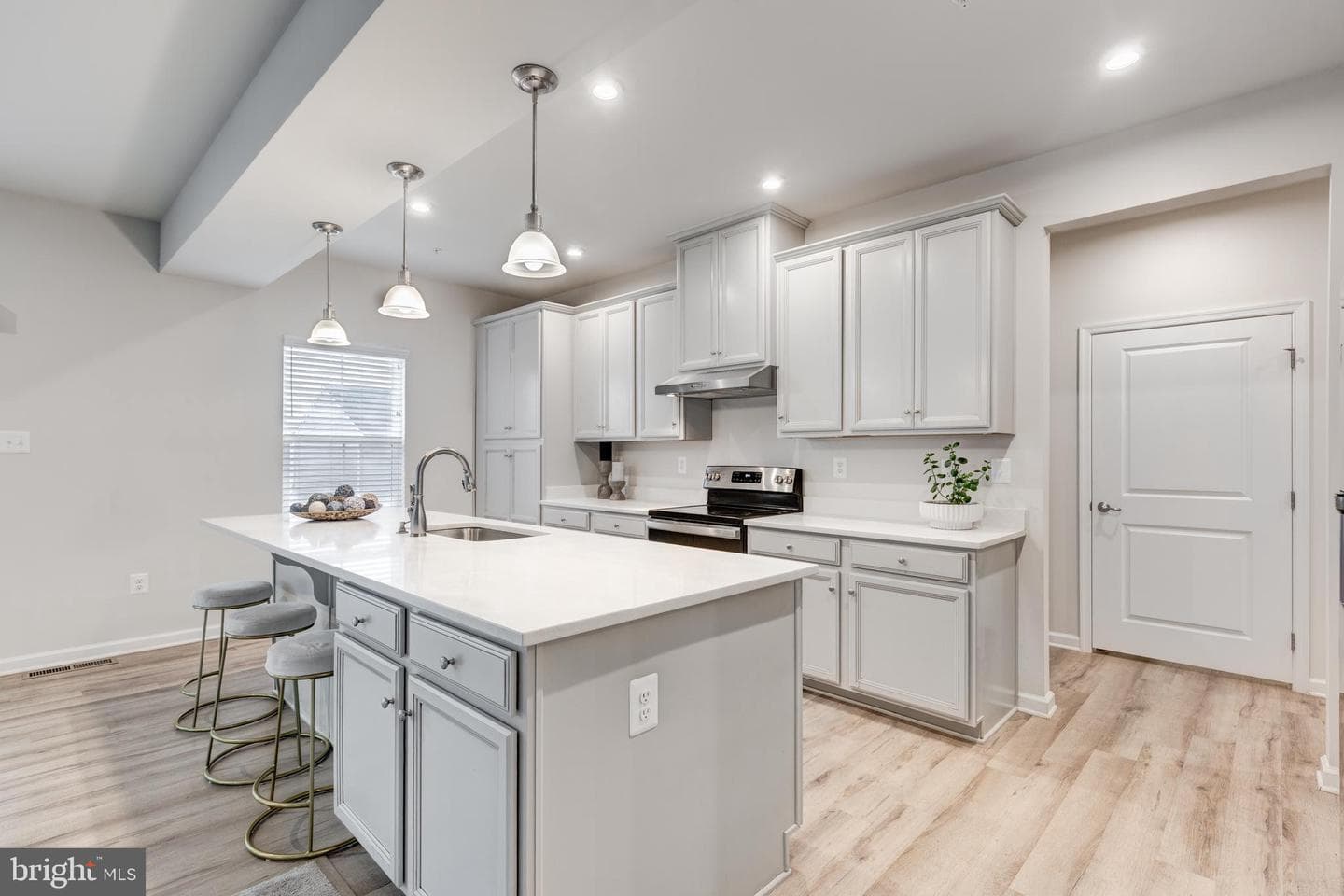 112 Sherman Way photo 14