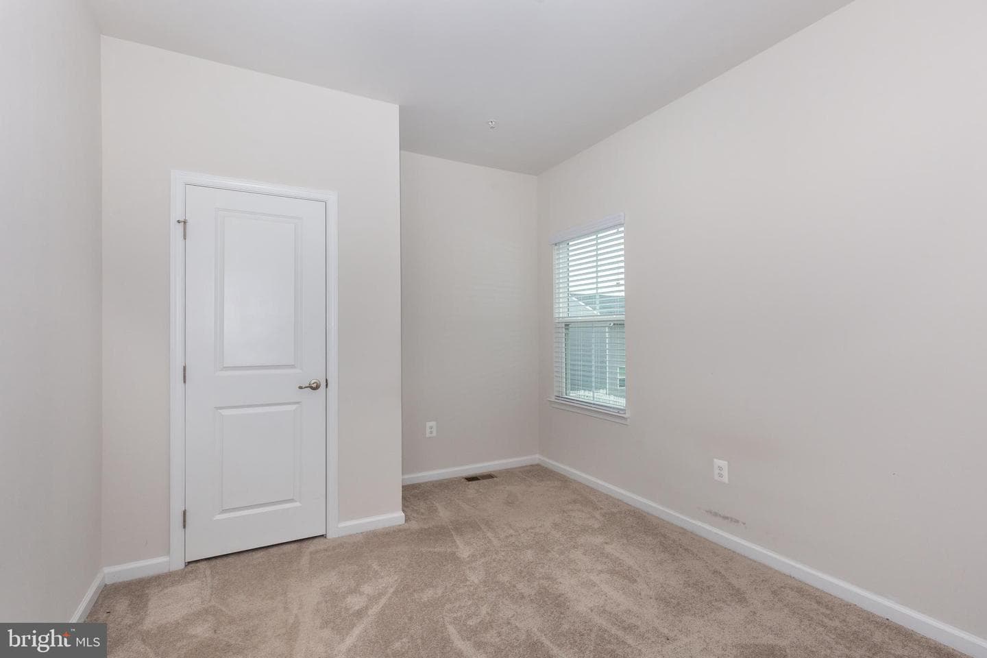 112 Sherman Way photo 20