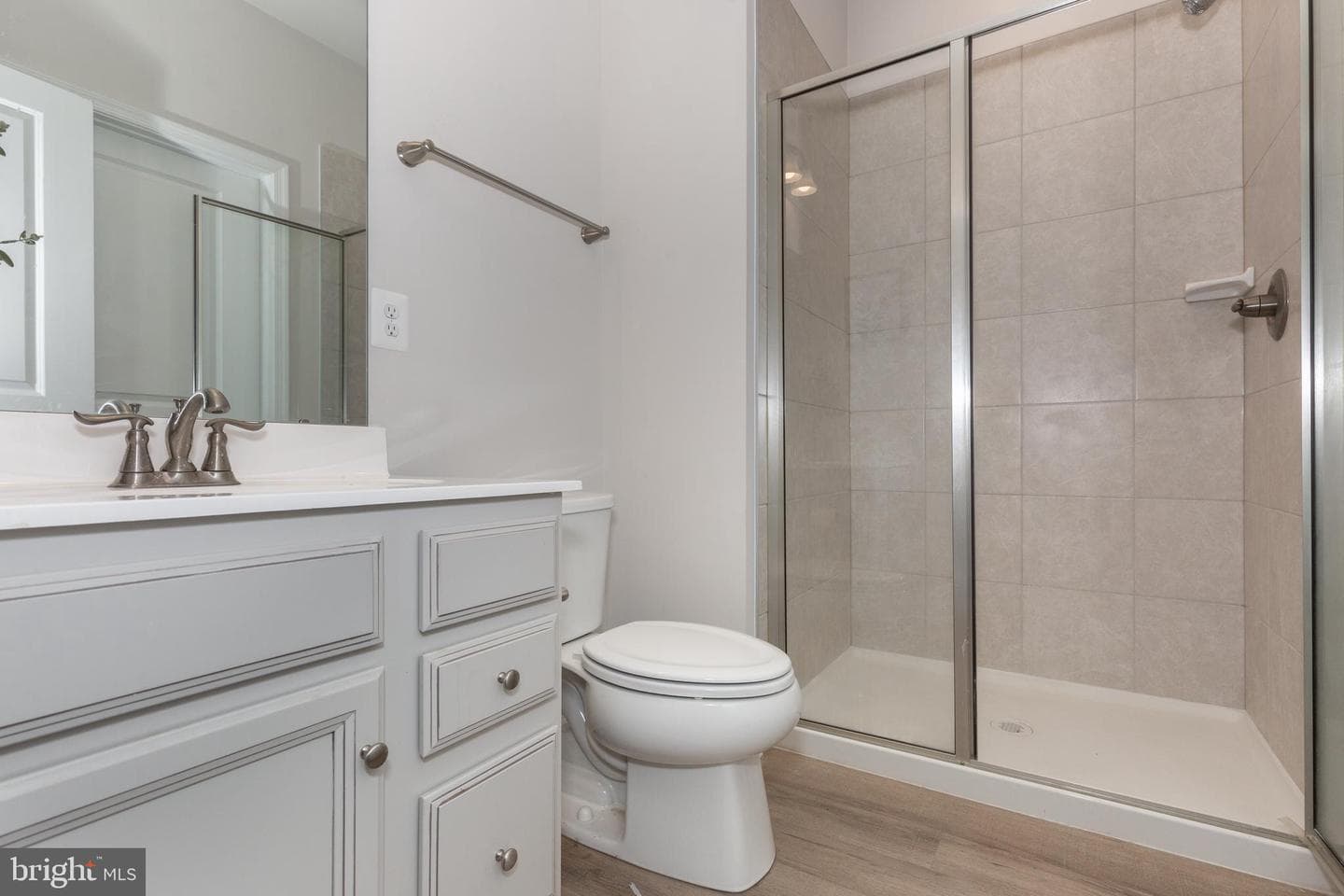 112 Sherman Way photo 22