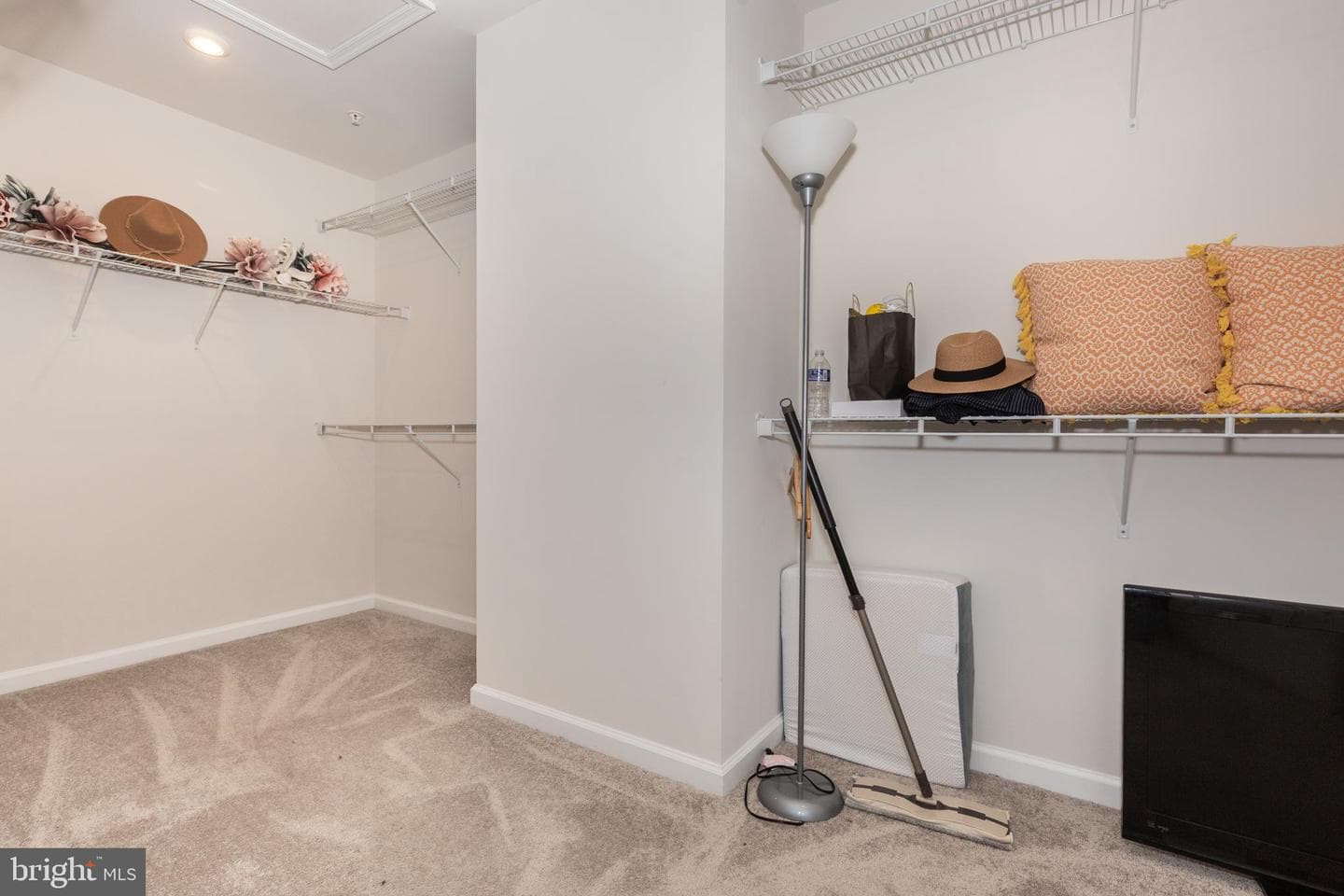 112 Sherman Way photo 28