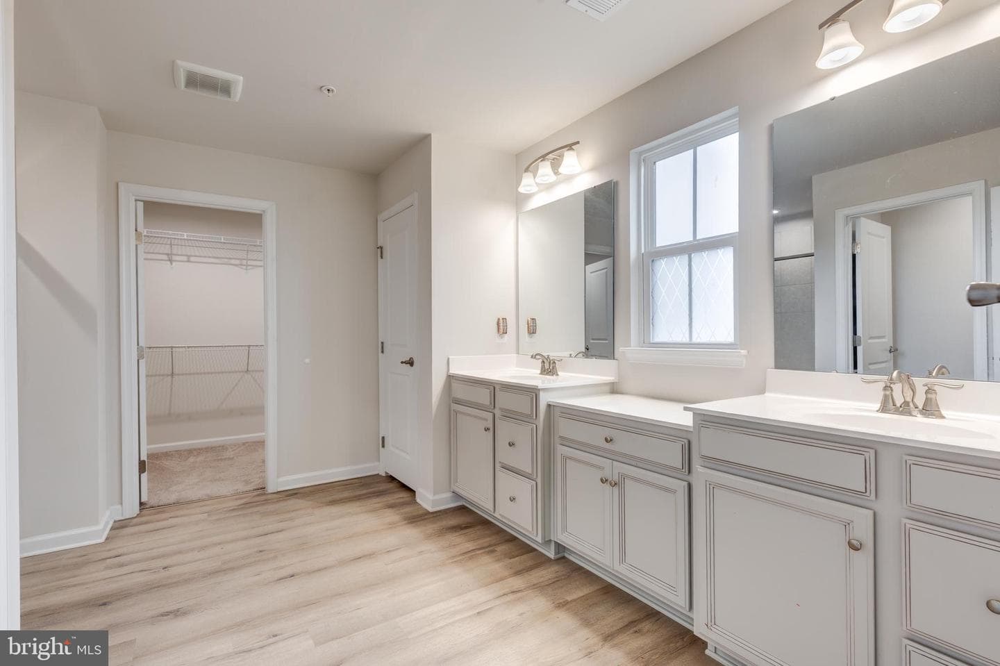 112 Sherman Way photo 30