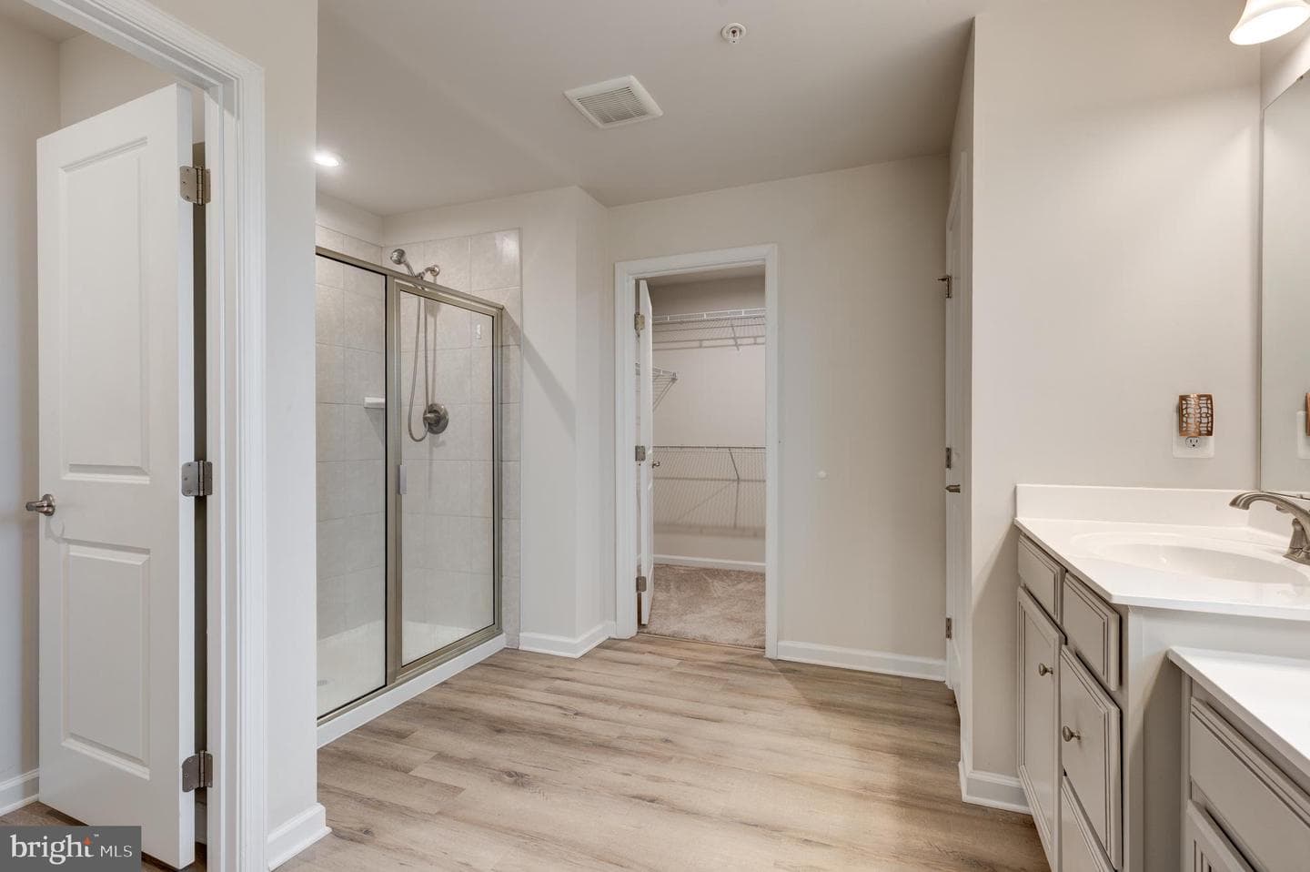 112 Sherman Way photo 31