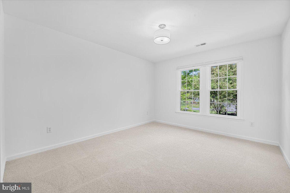 6201 Belmont photo 47