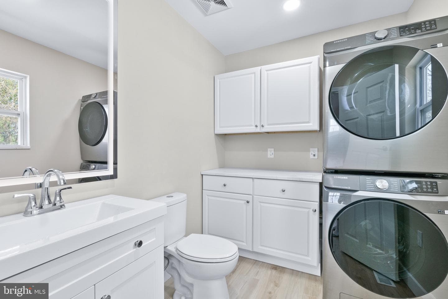 11 Baker Avenue photo 18