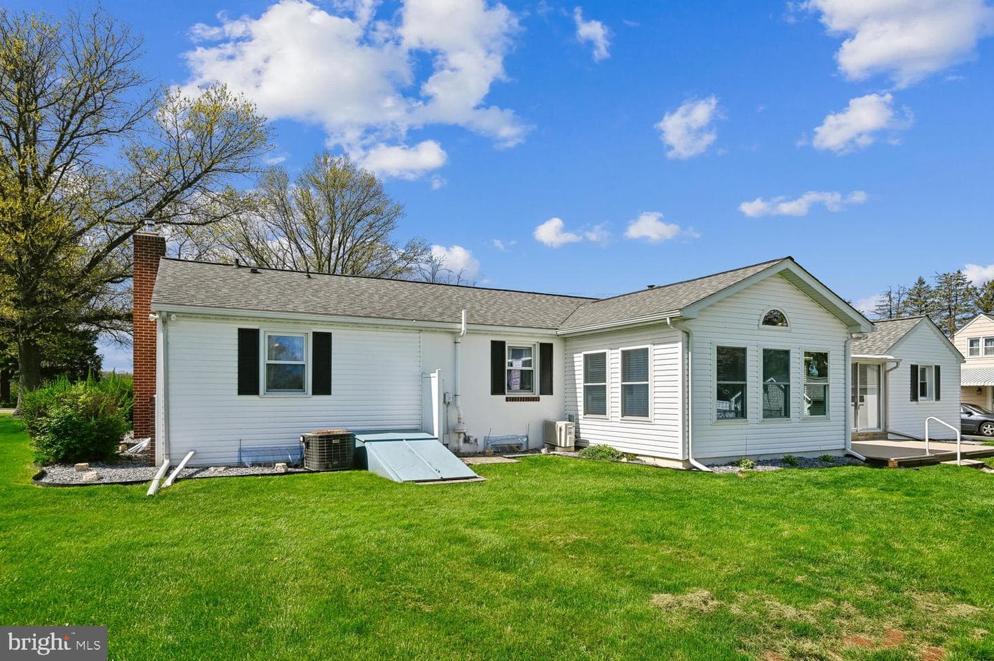 438 Hook Road photo 6