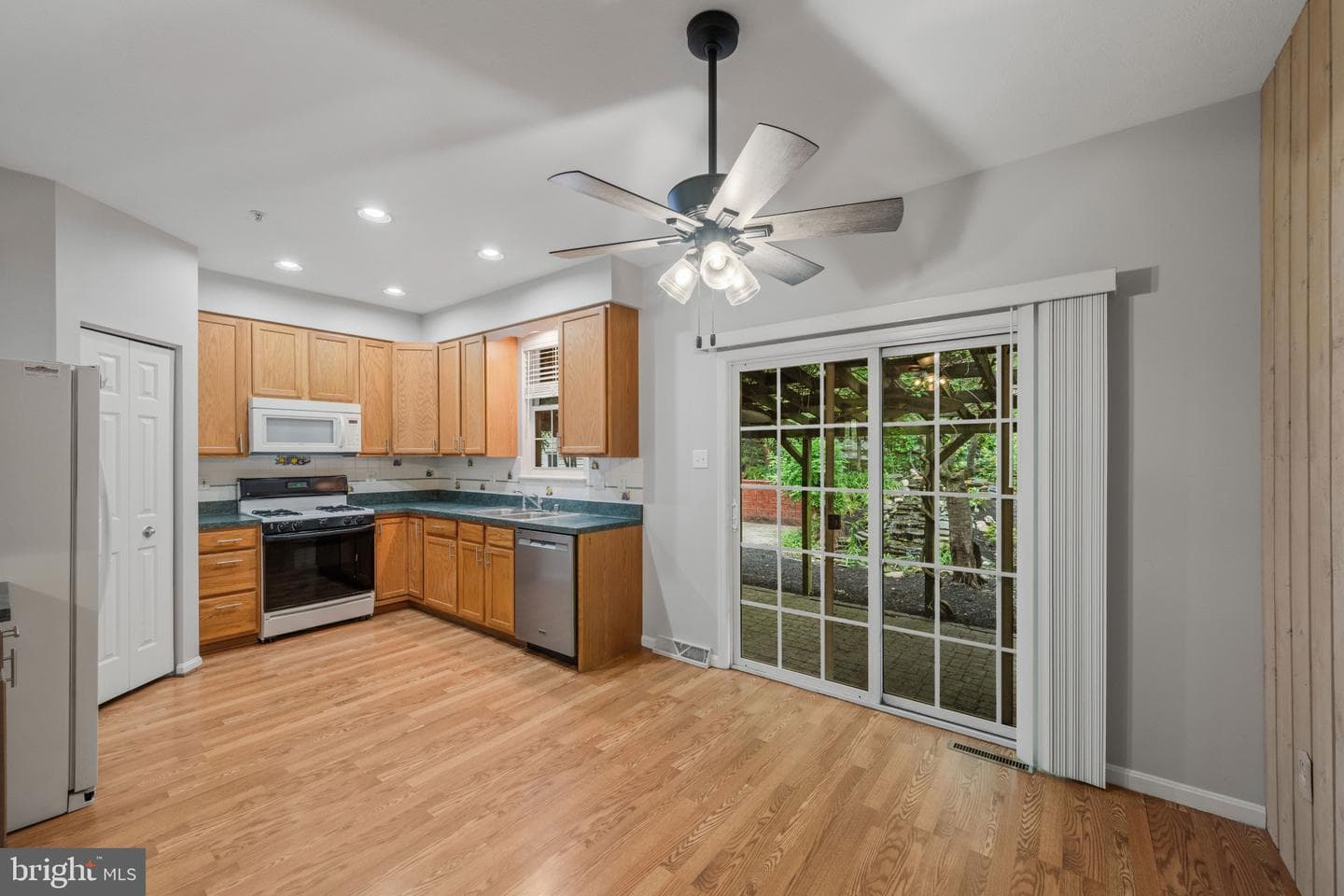 696 Tram Way photo 8
