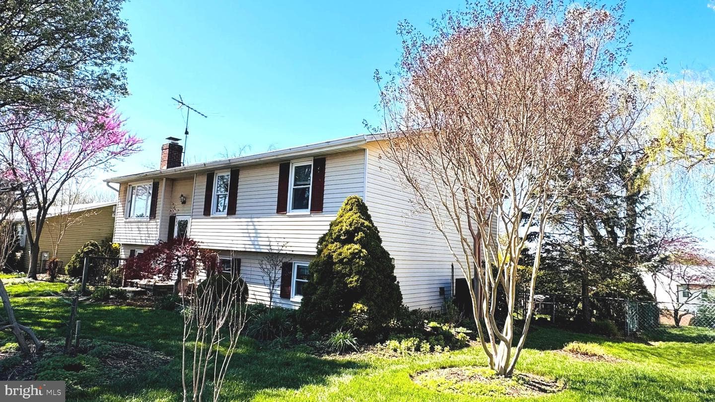708 Uniontown Road photo 9