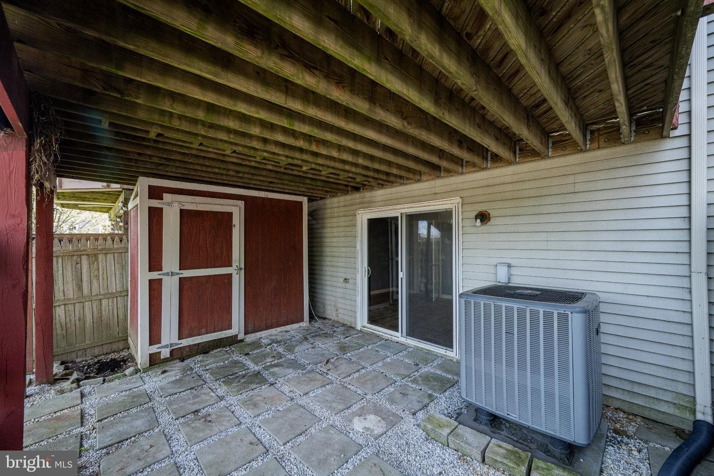 166 Alymer Court photo 5