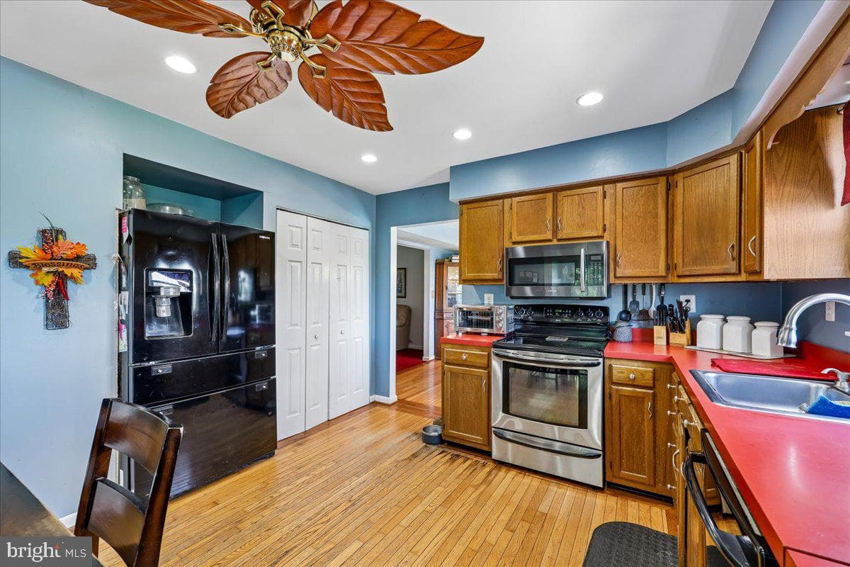 6648 Wind Ridge Rd photo 17