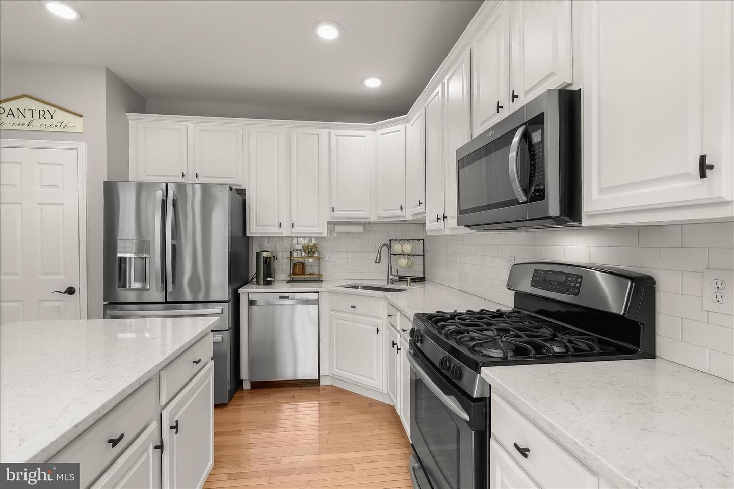 7652 Swallow Road photo 14