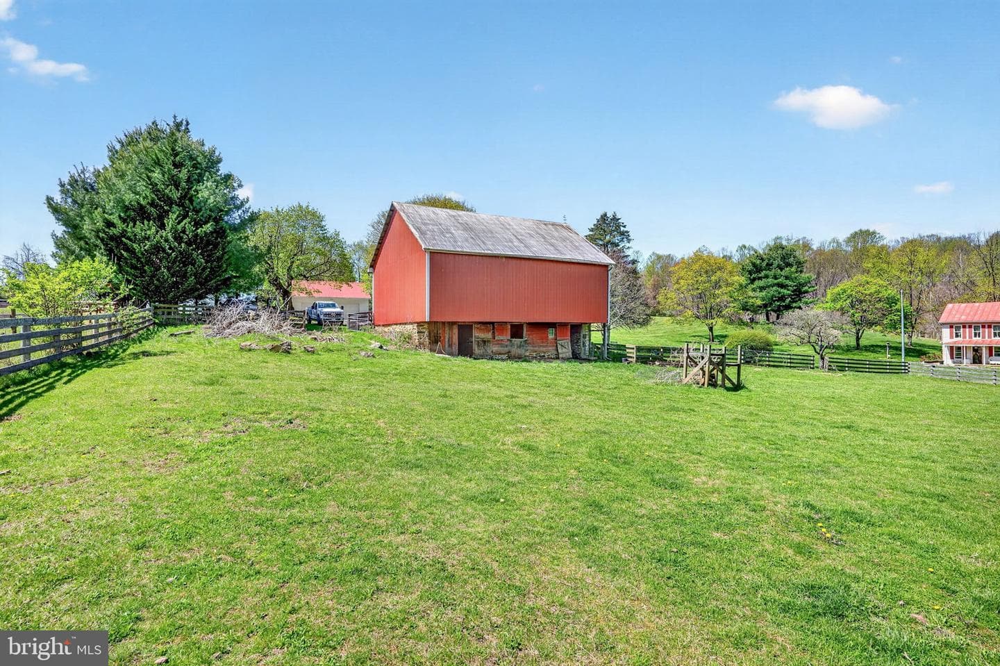 3200 Ferrier Road photo 56