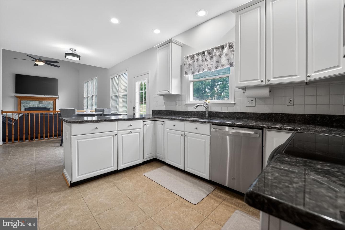 1691 Village Green Drive photo 23