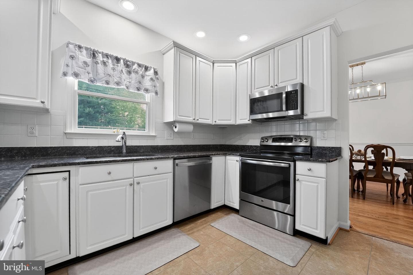 1691 Village Green Drive photo 24