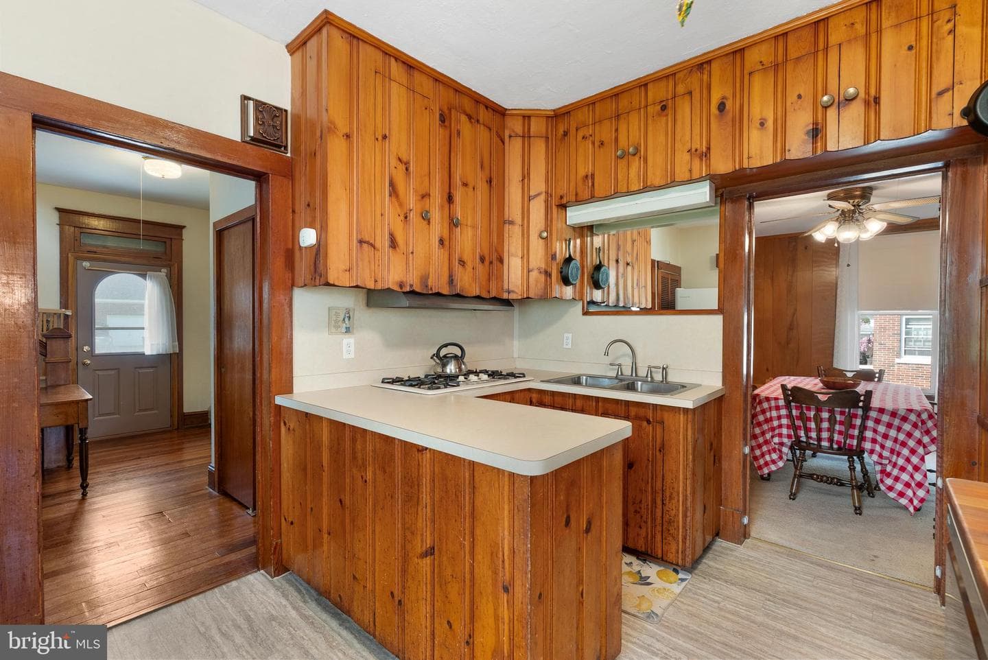 3060 Westminster Street photo 9