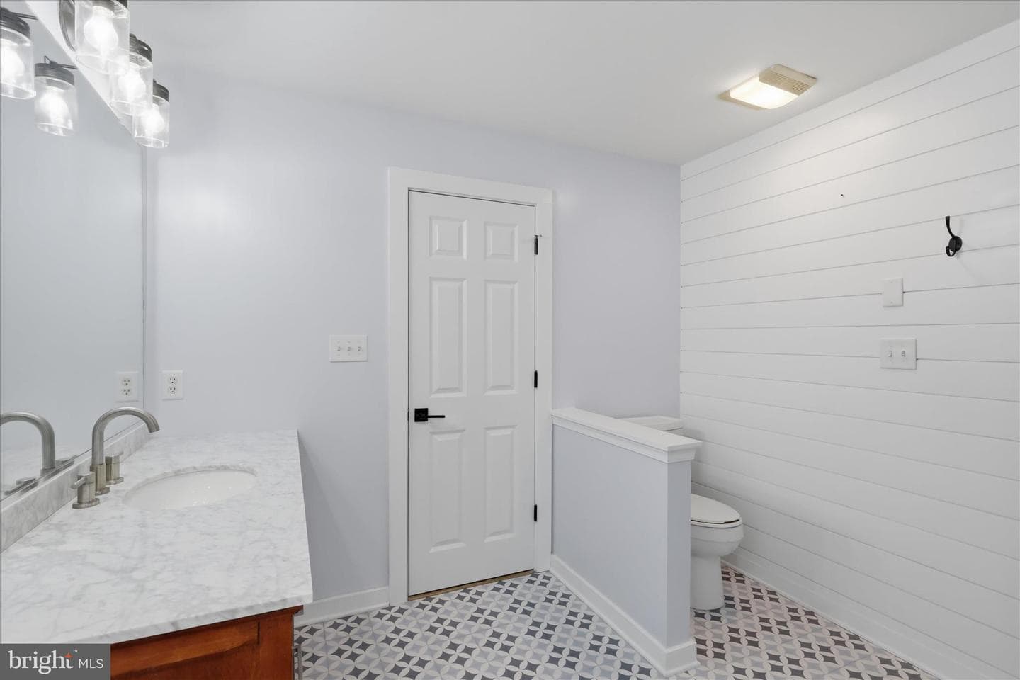 655 Downhill Drive photo 33