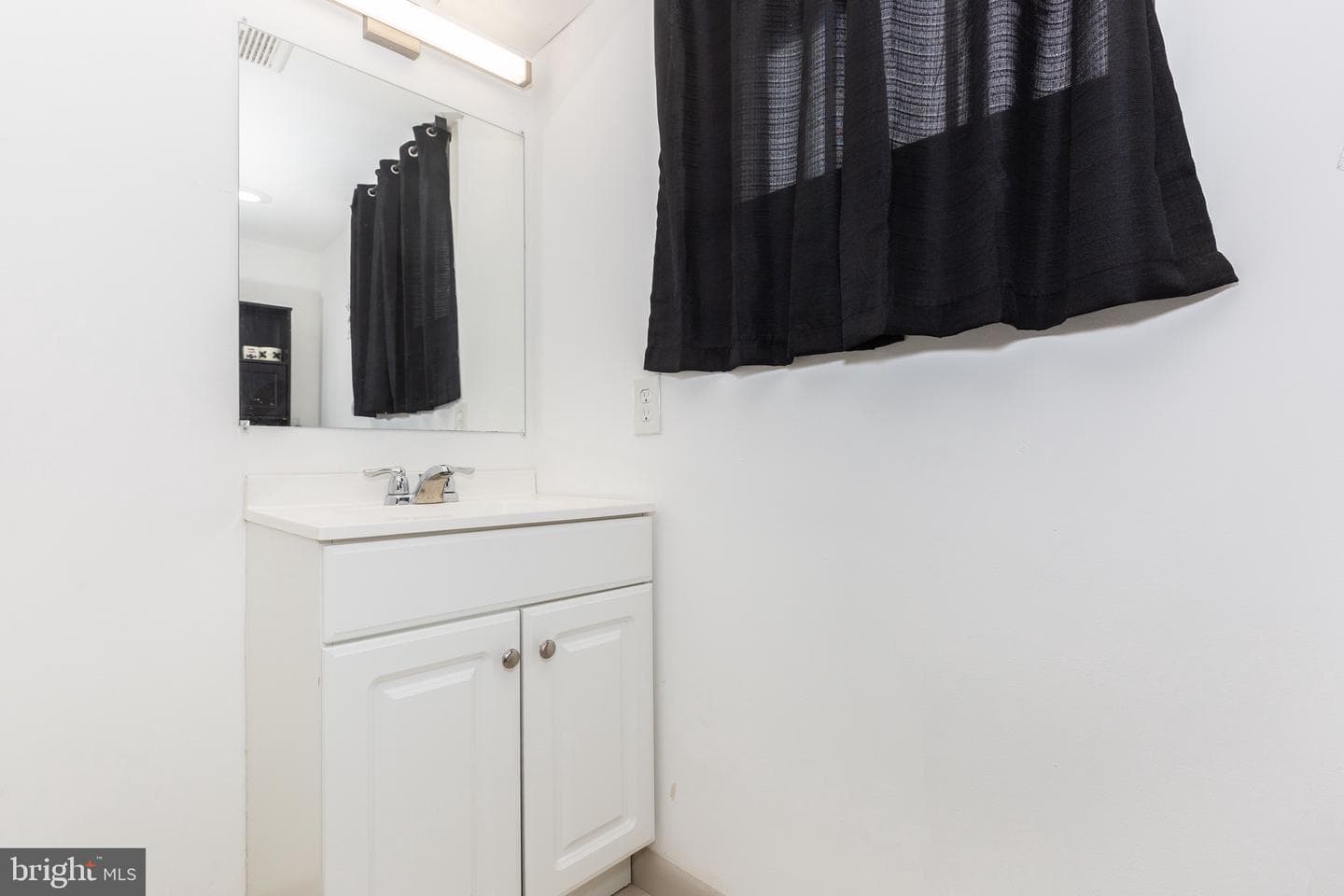33 Milton Avenue photo 32