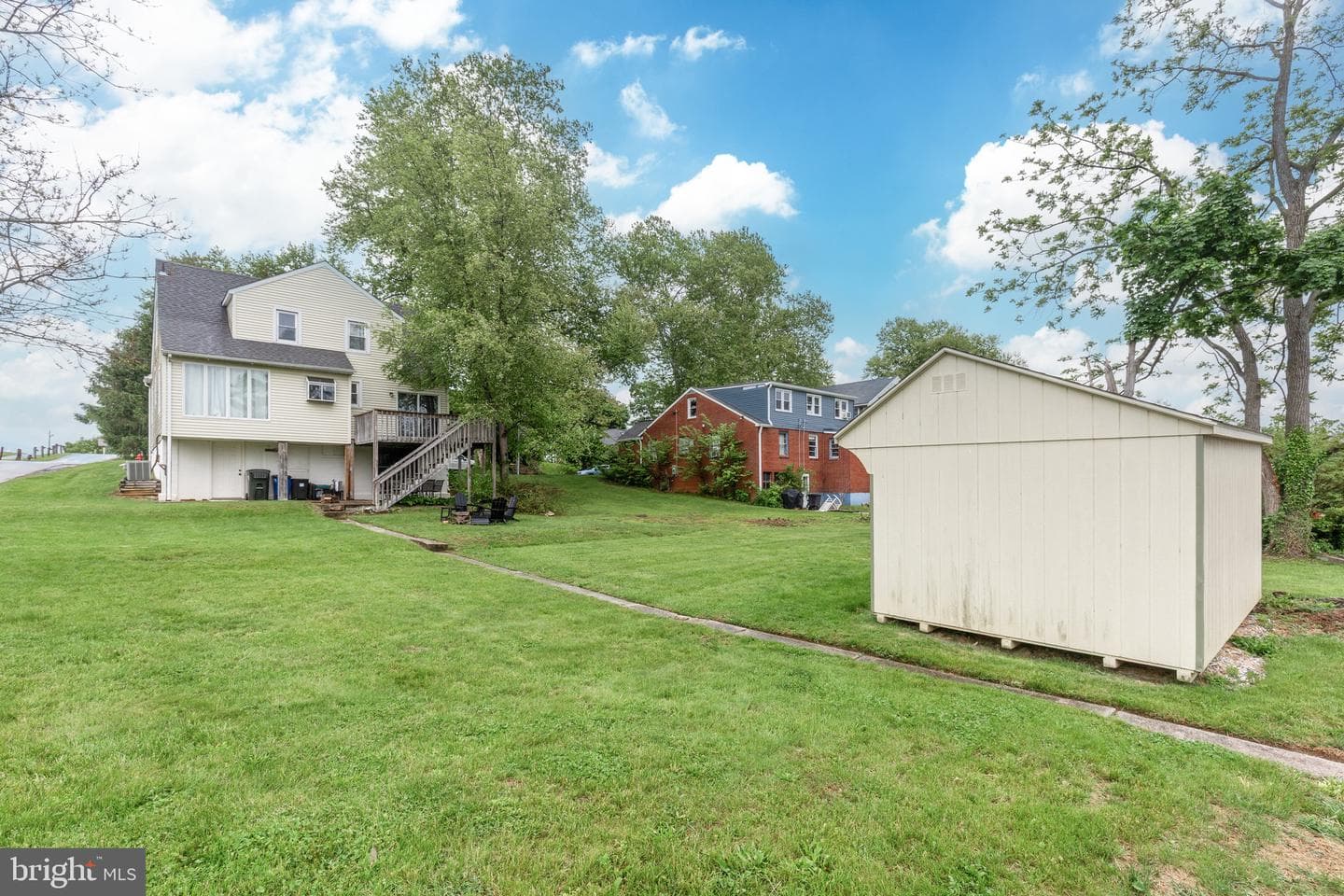 33 Milton Avenue photo 36