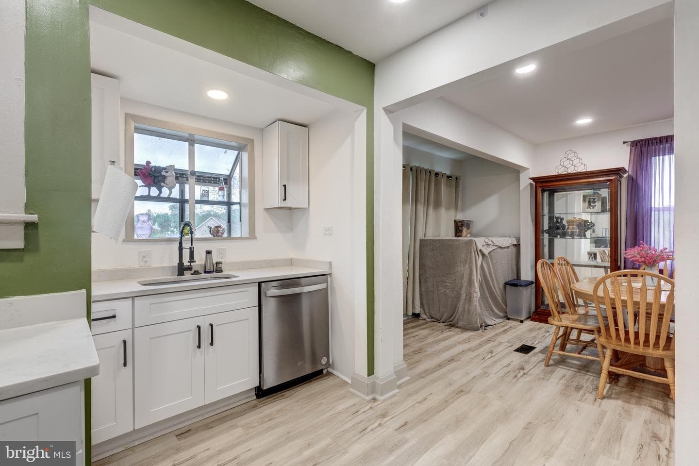 33 Milton Avenue photo 9