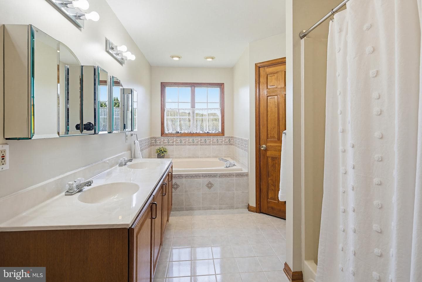 6111 Emerald Lane photo 22