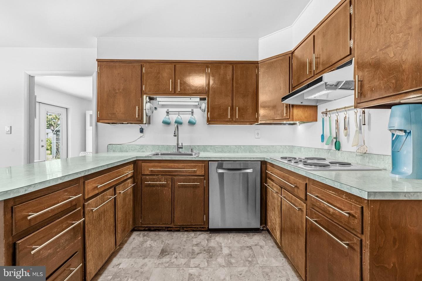 6831 Ridge Road photo 16