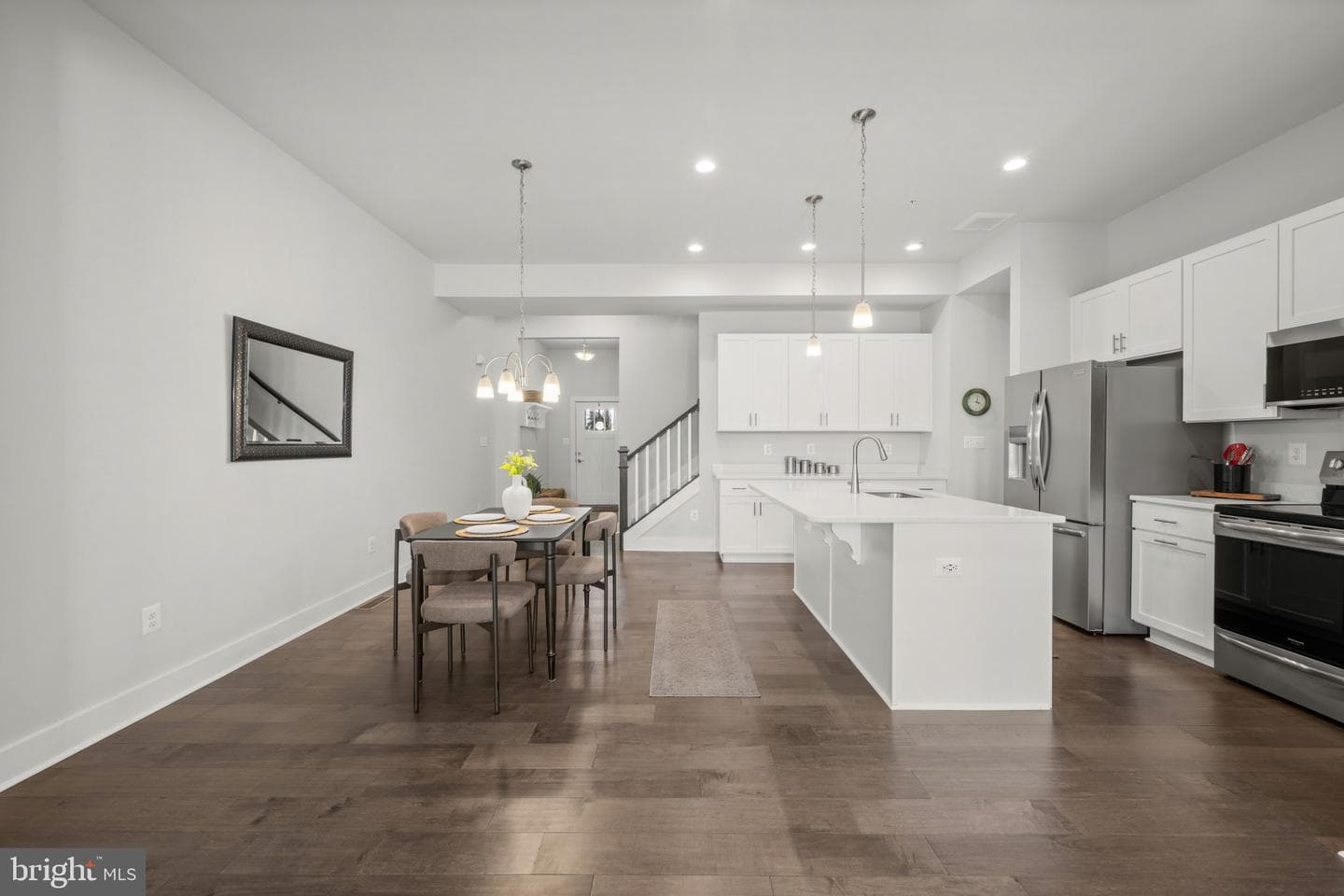 2812 Town View Circle photo 13