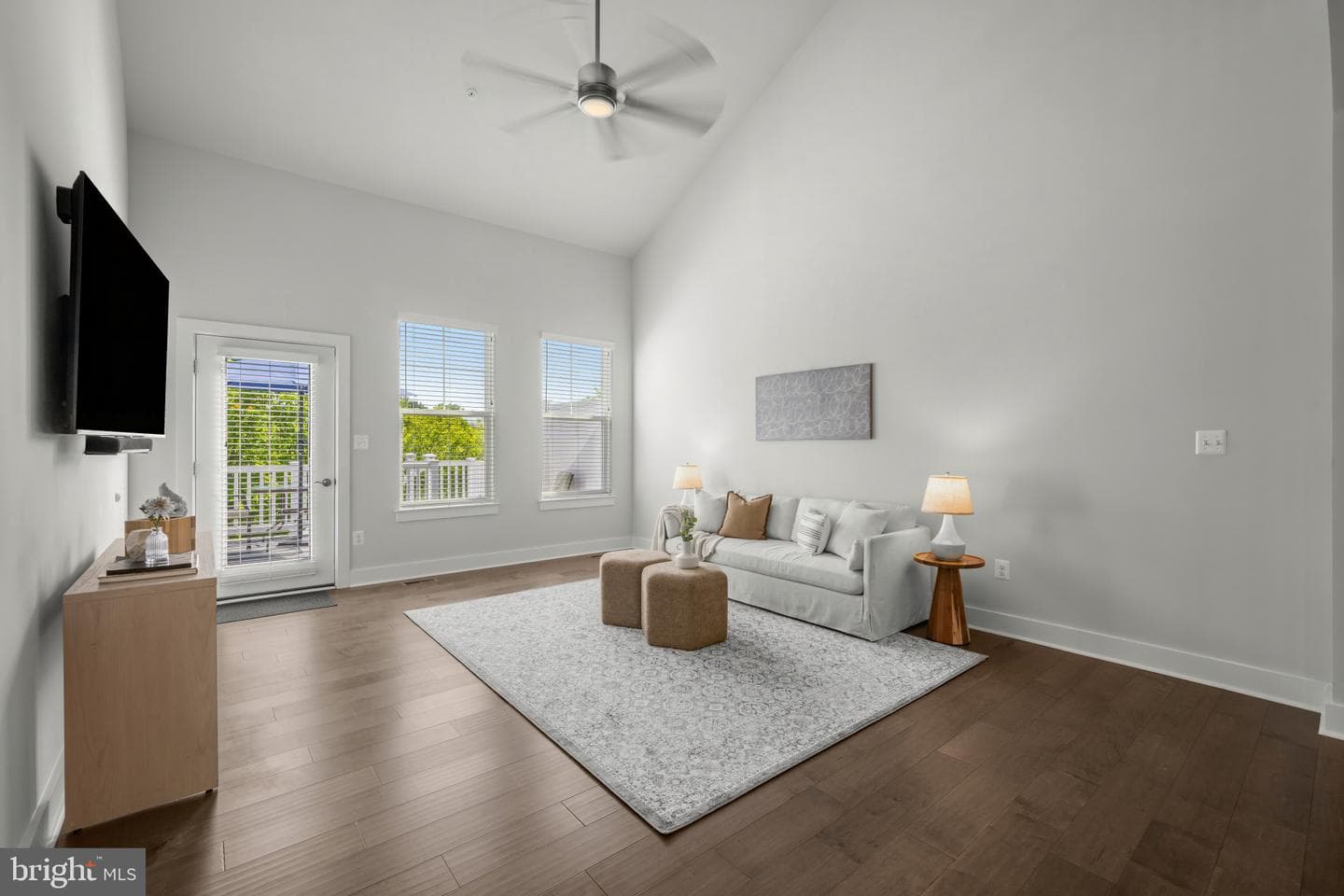 2812 Town View Circle photo 16
