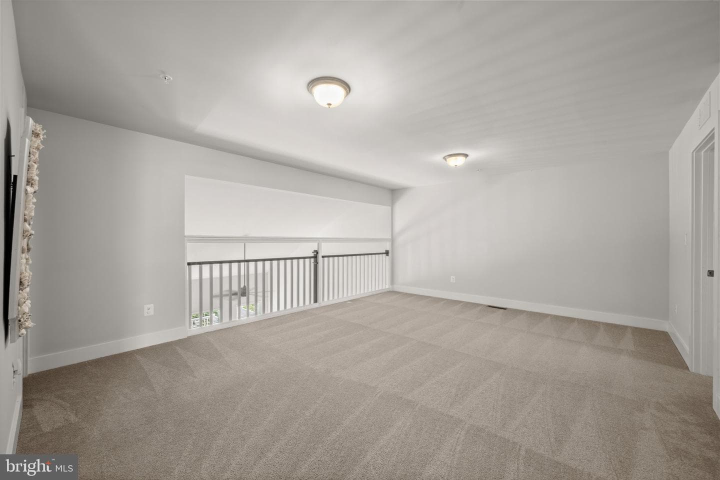 2812 Town View Circle photo 31