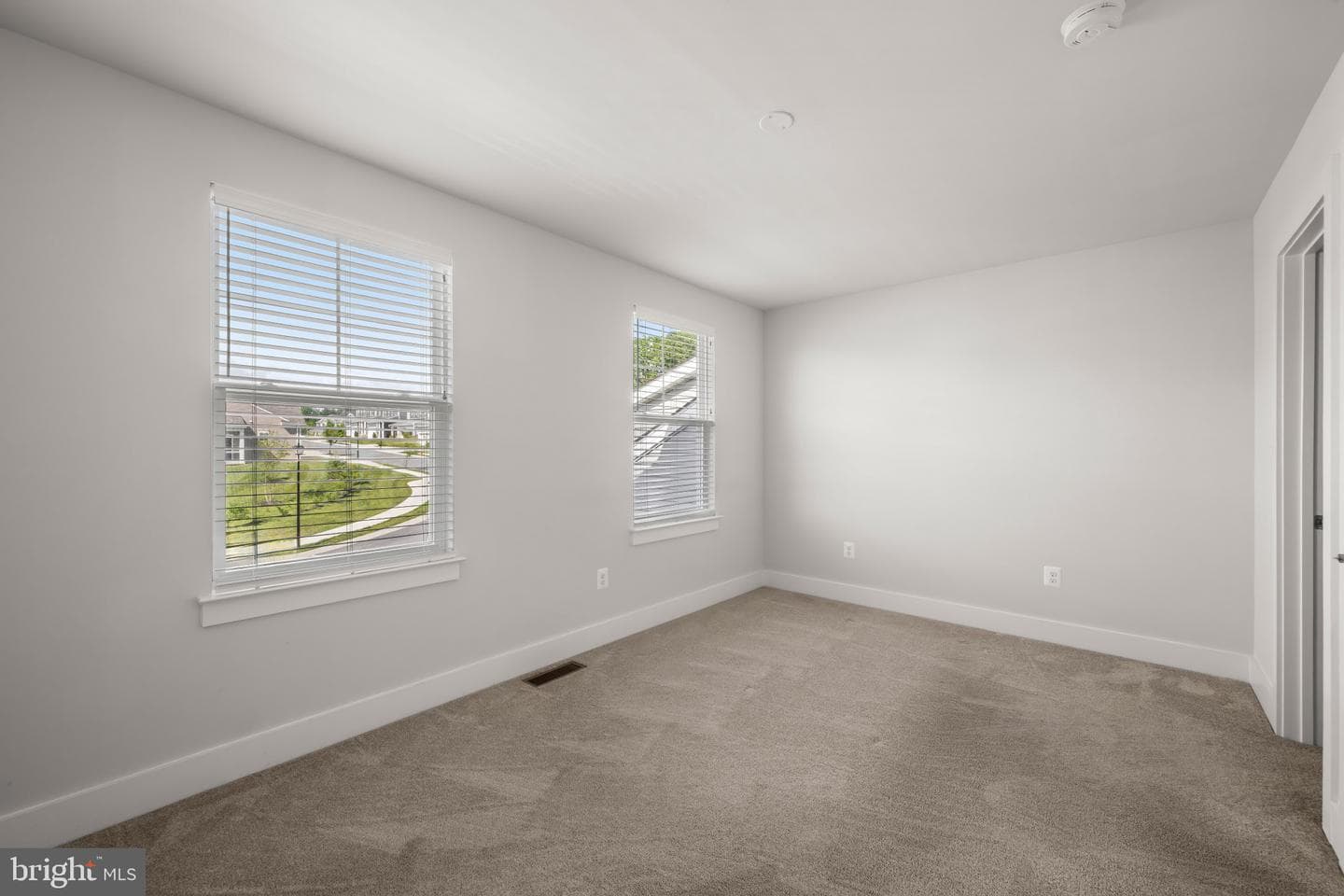 2812 Town View Circle photo 38