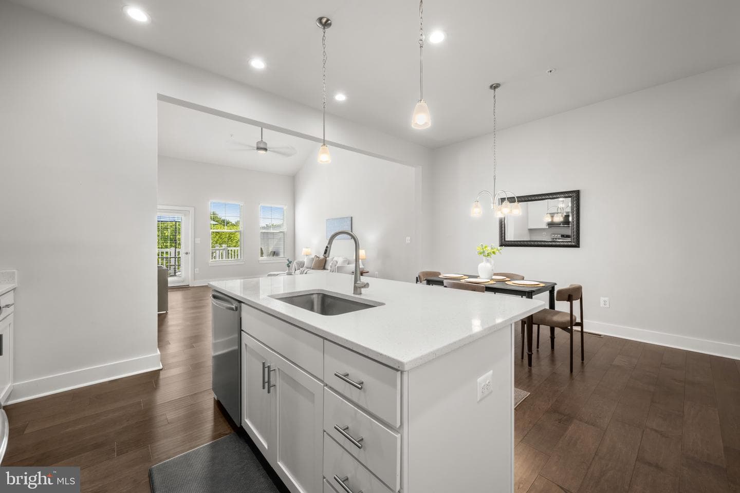 2812 Town View Circle photo 8