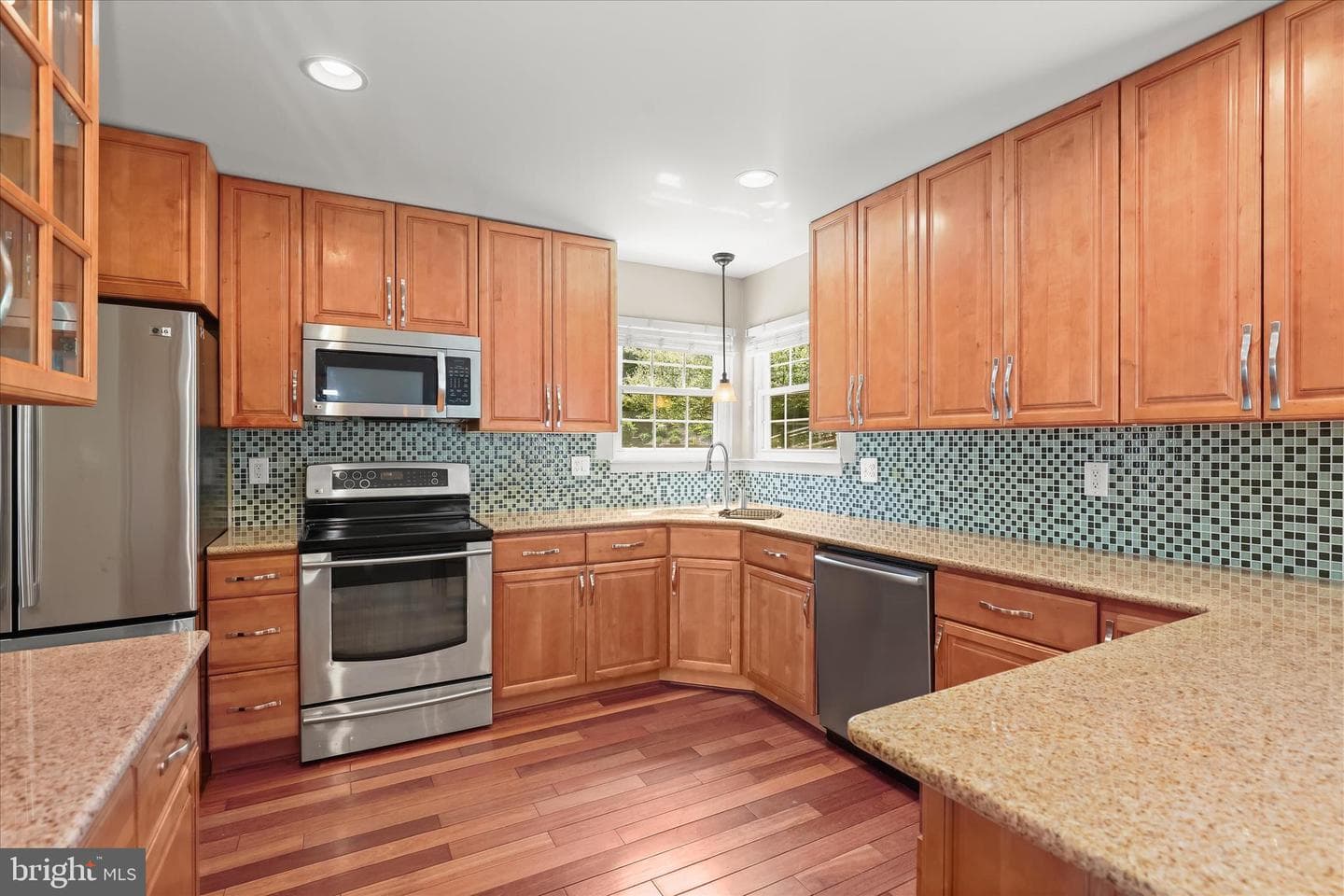 6312 White Cedar Court photo 4