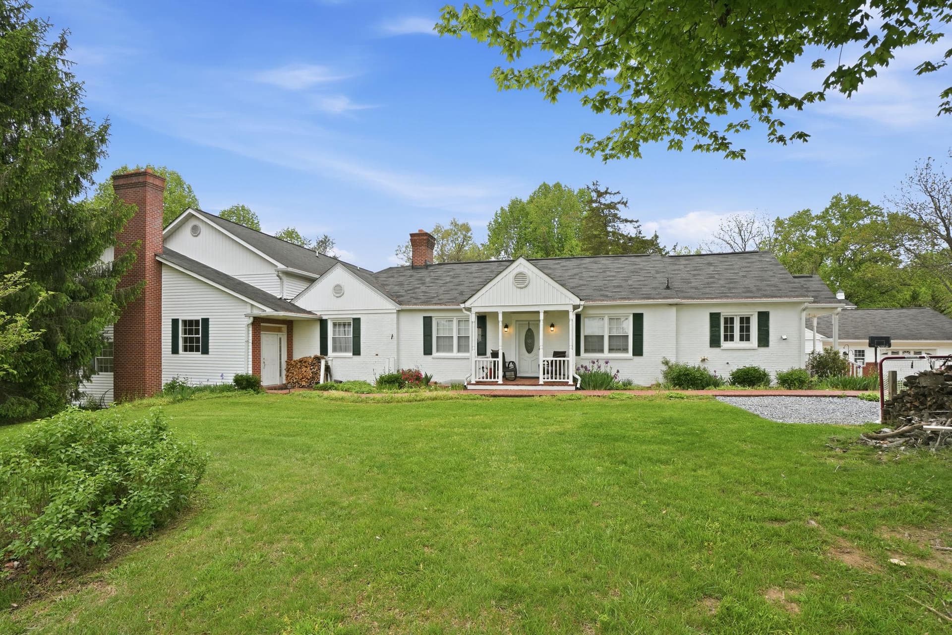 2400 Liberty Road photo 3