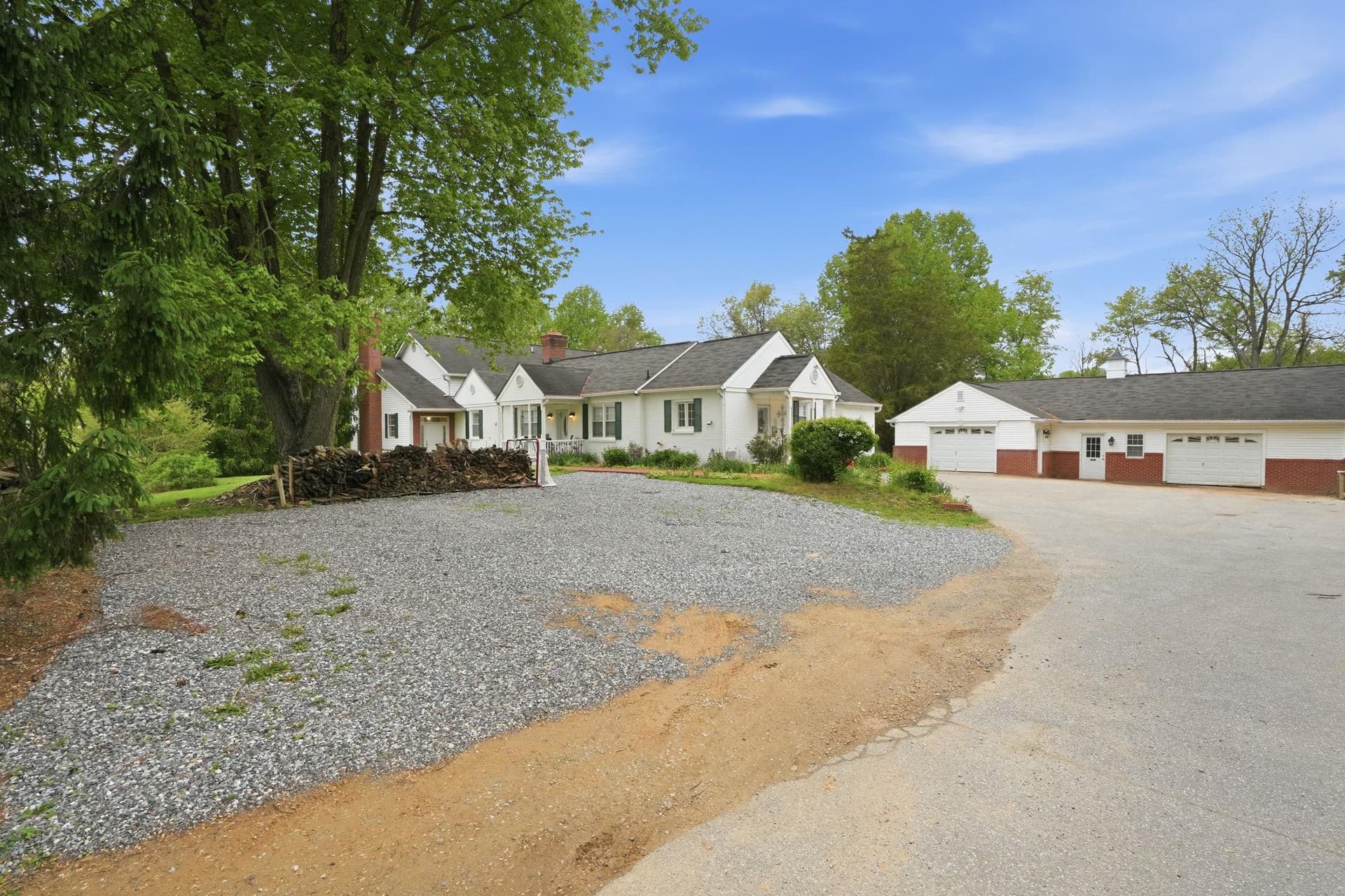 2400 Liberty Road photo 5