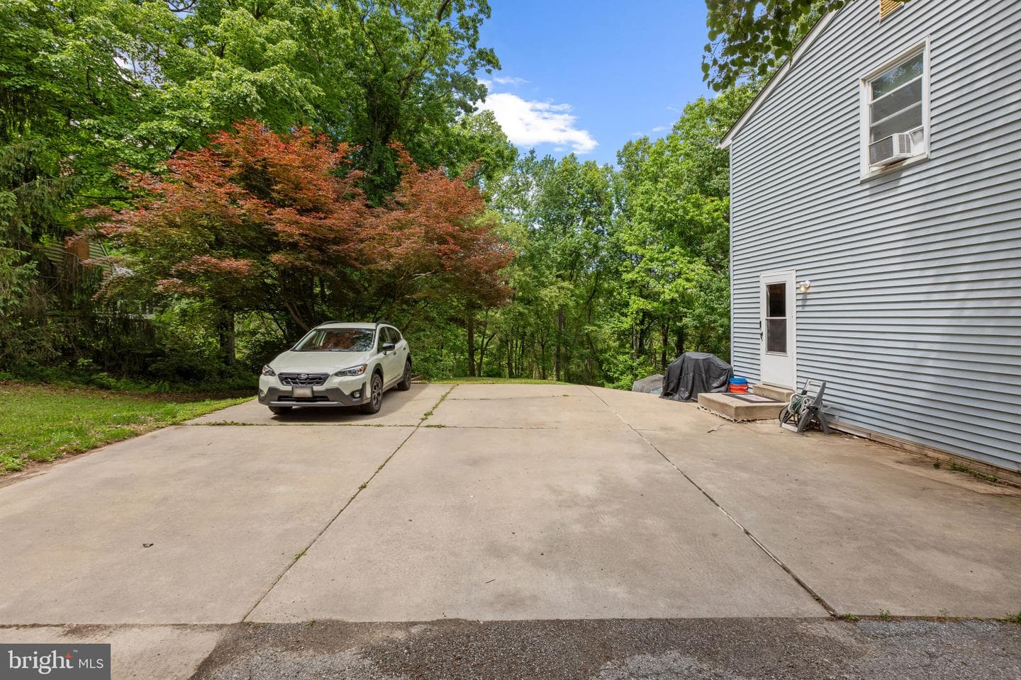 1304 Naugahyde Road photo 2