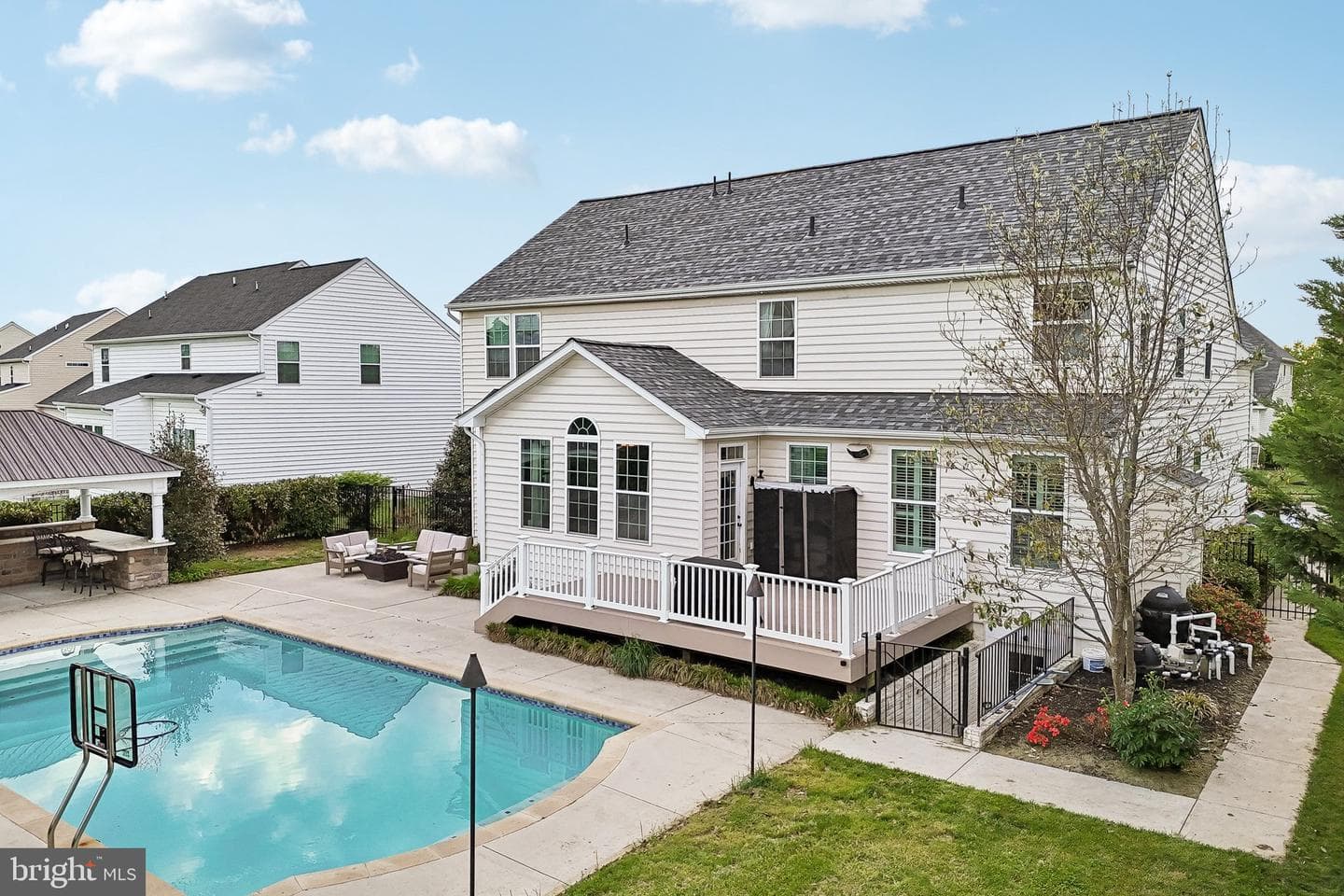 338 Meadow Creek Drive photo 46