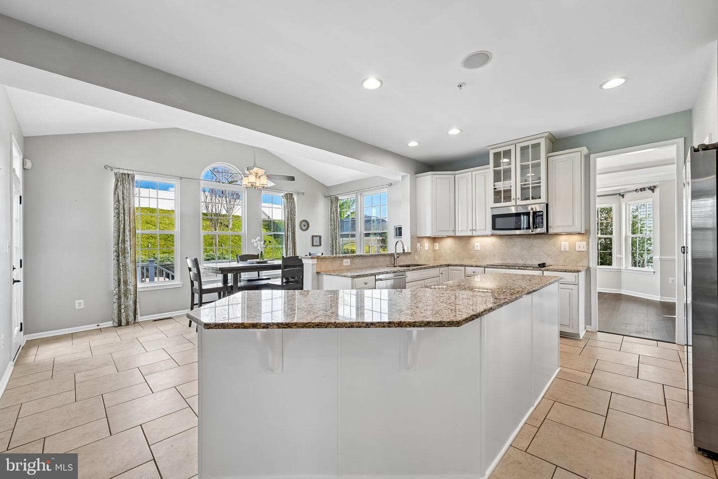 338 Meadow Creek Drive photo 6