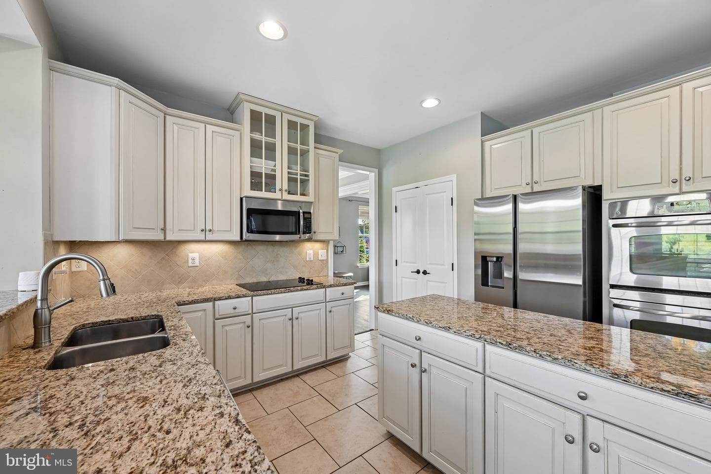 338 Meadow Creek Drive photo 8
