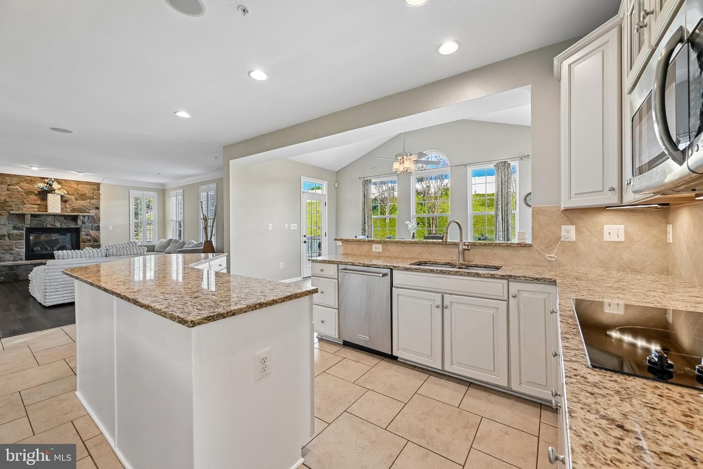 338 Meadow Creek Drive photo 9