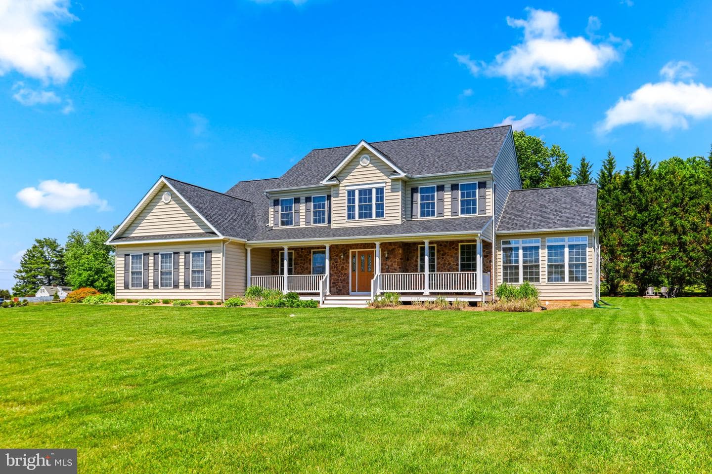 425 Chinquapin Drive photo 2