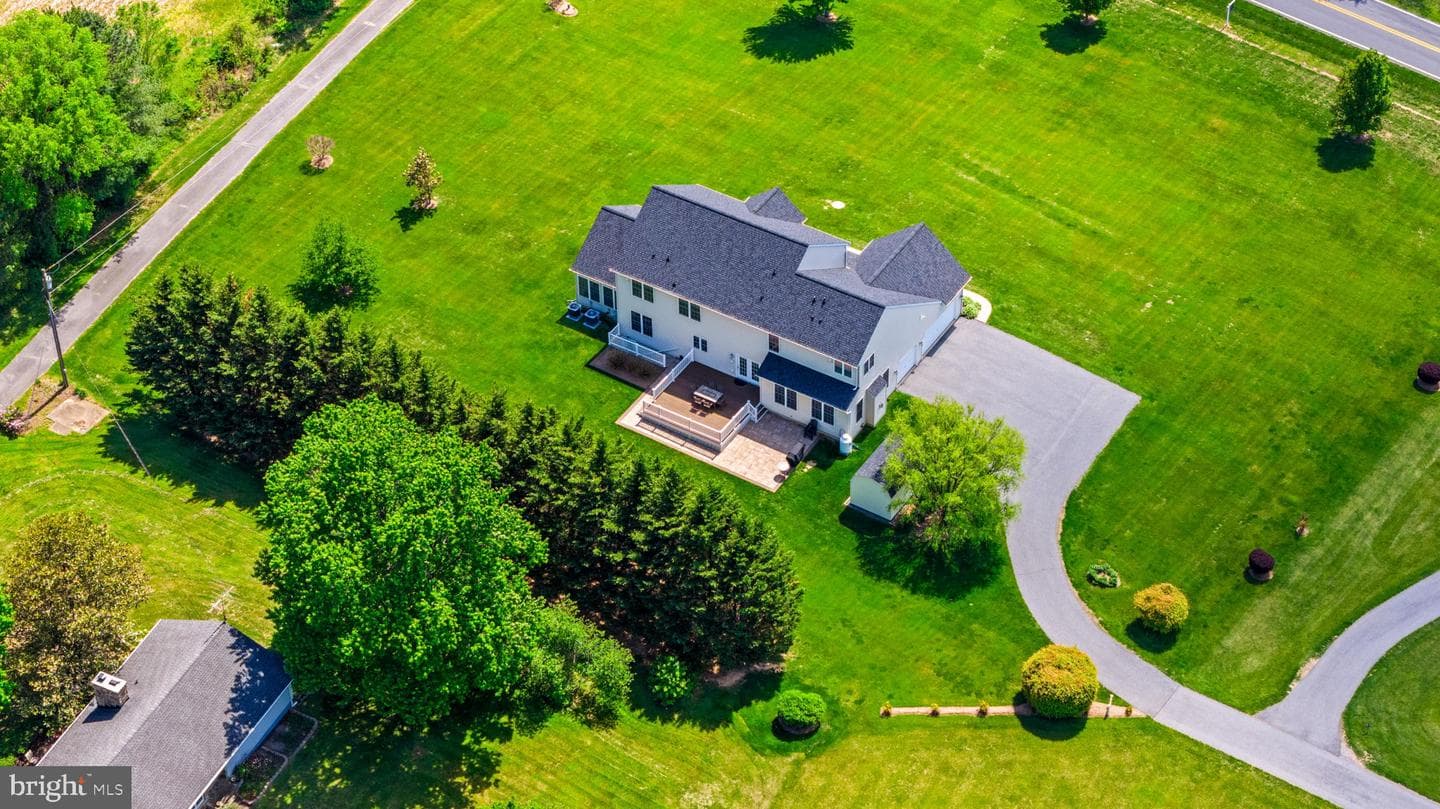425 Chinquapin Drive photo 9