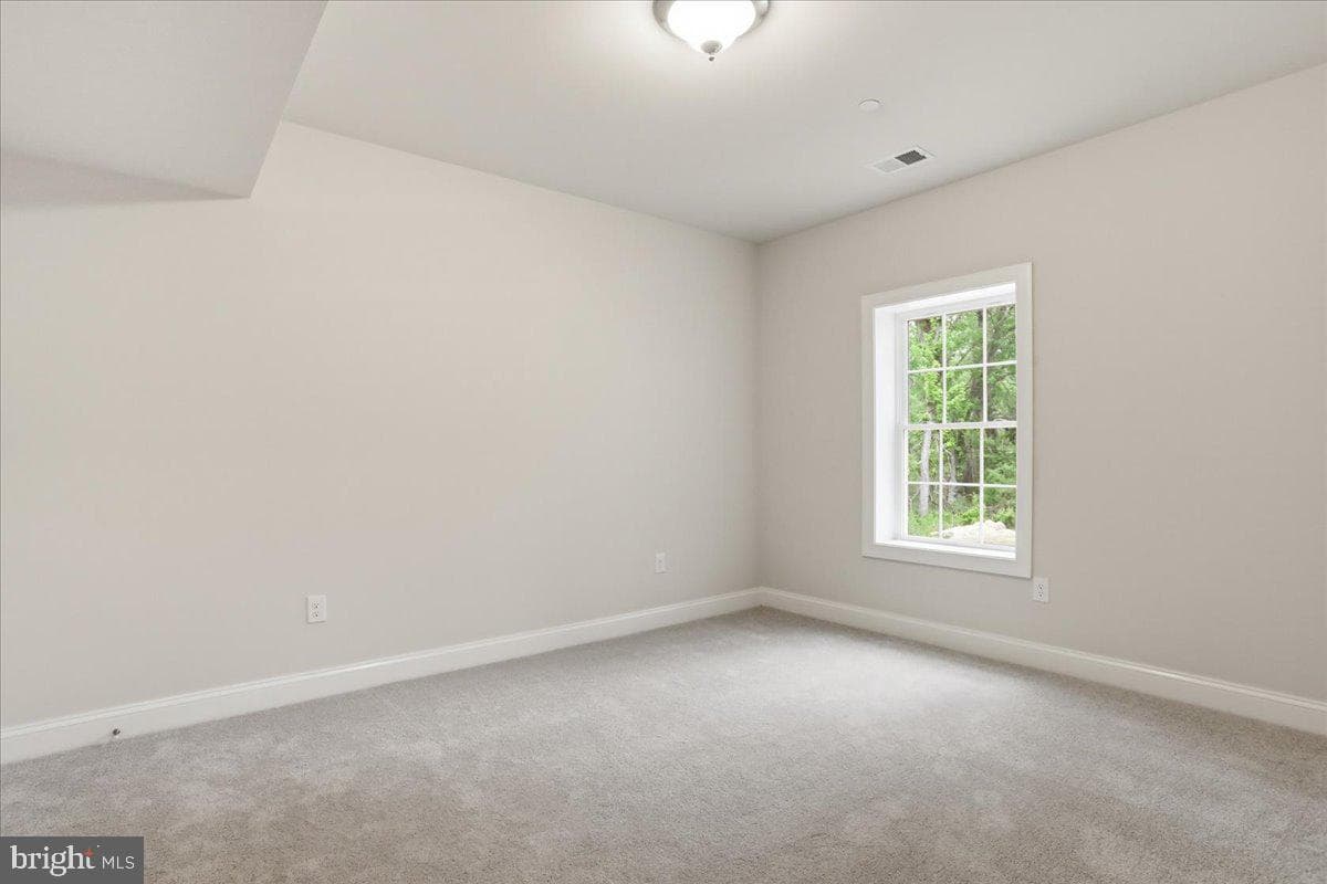 112 Whirlaway Court photo 48