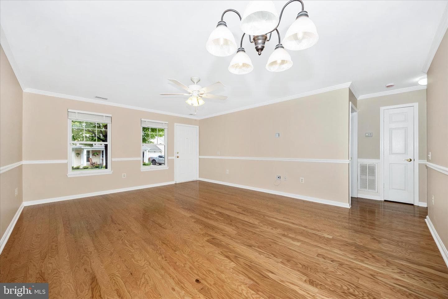 1007 Parade Lane photo 16